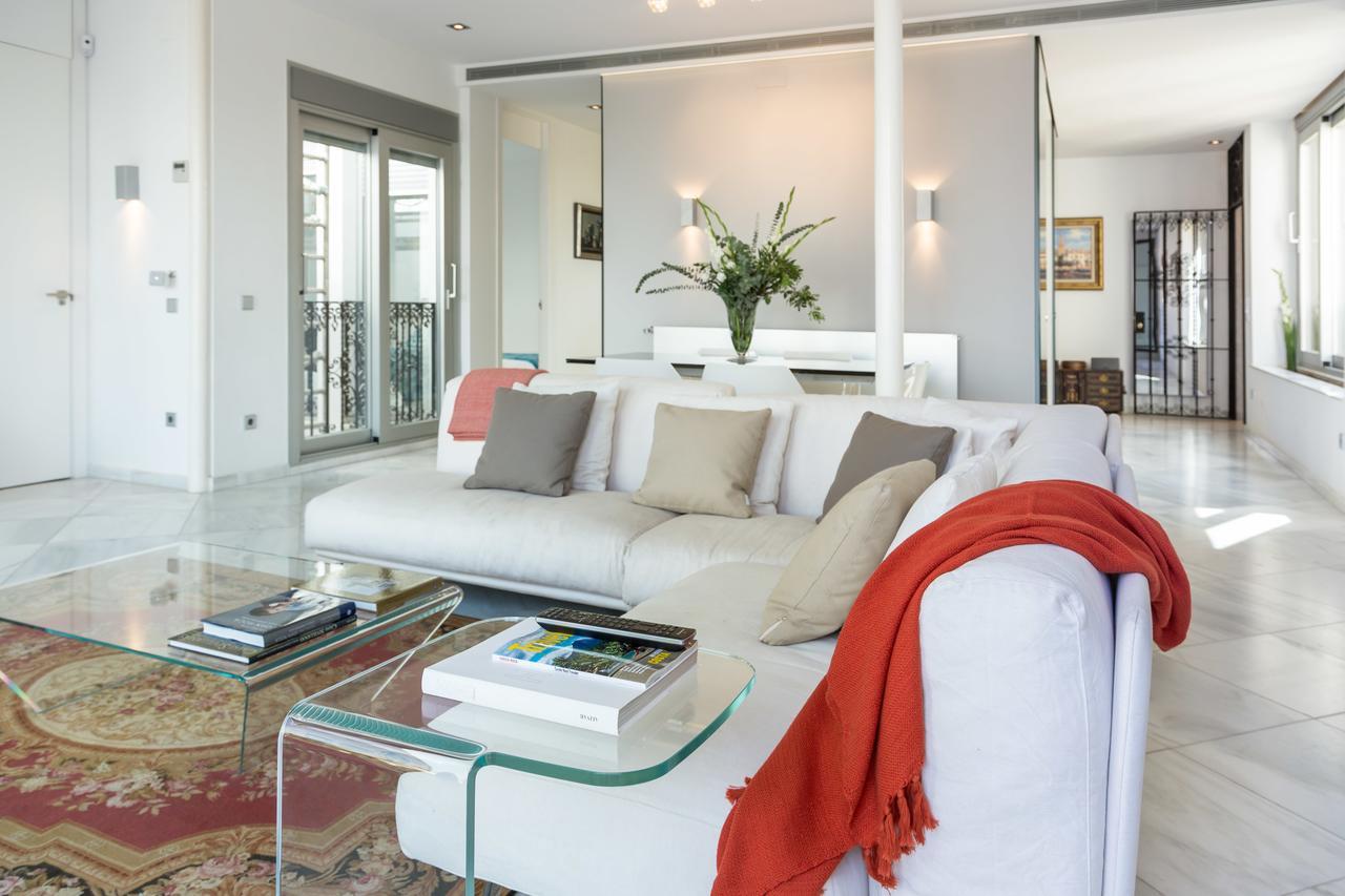 Puerta Del Leon Apartman Sevilla Kültér fotó