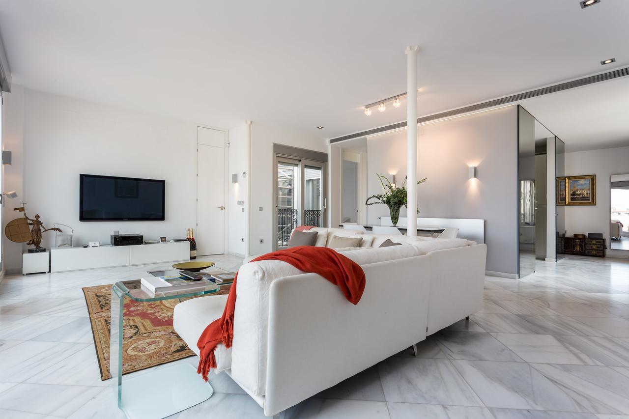 Puerta Del Leon Apartman Sevilla Kültér fotó