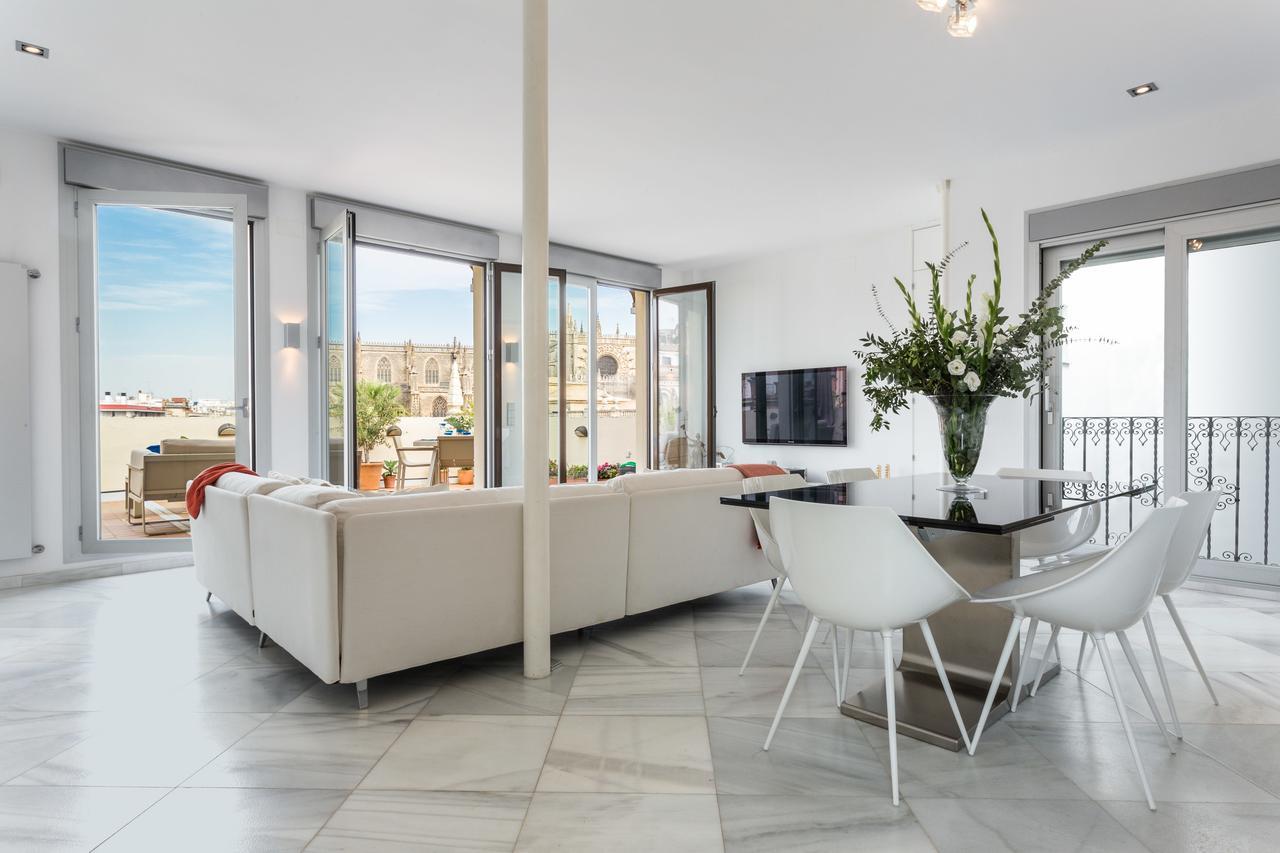 Puerta Del Leon Apartman Sevilla Kültér fotó
