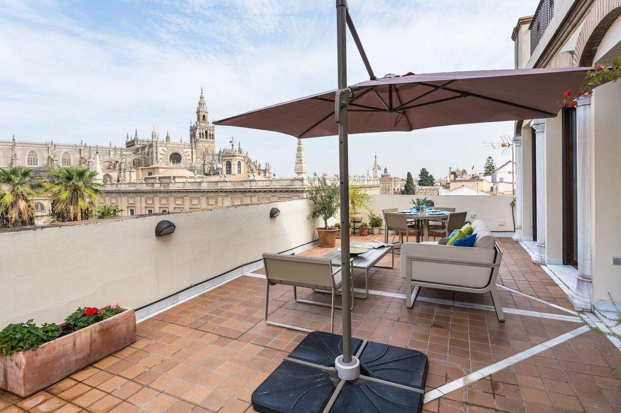 Puerta Del Leon Apartman Sevilla Kültér fotó
