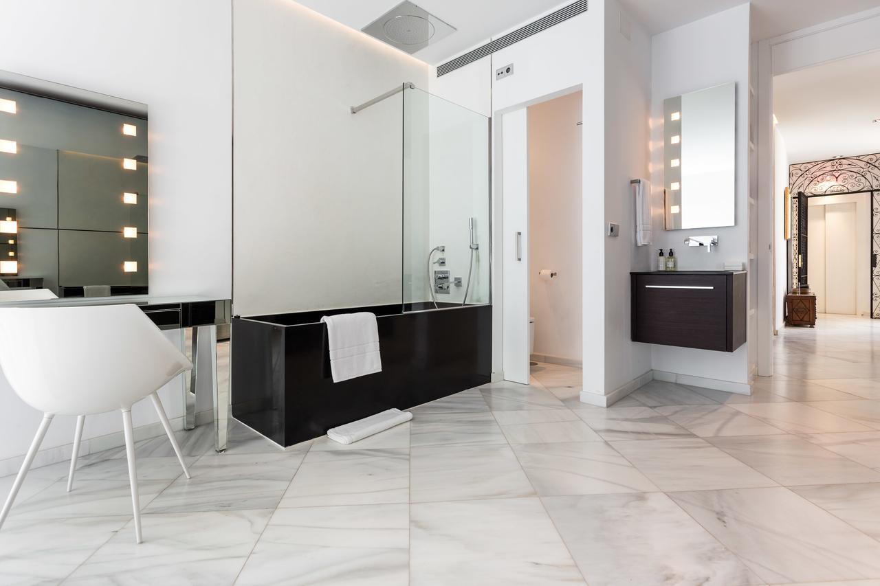 Puerta Del Leon Apartman Sevilla Kültér fotó