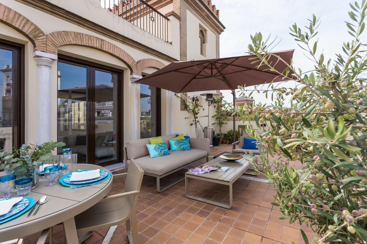 Puerta Del Leon Apartman Sevilla Kültér fotó