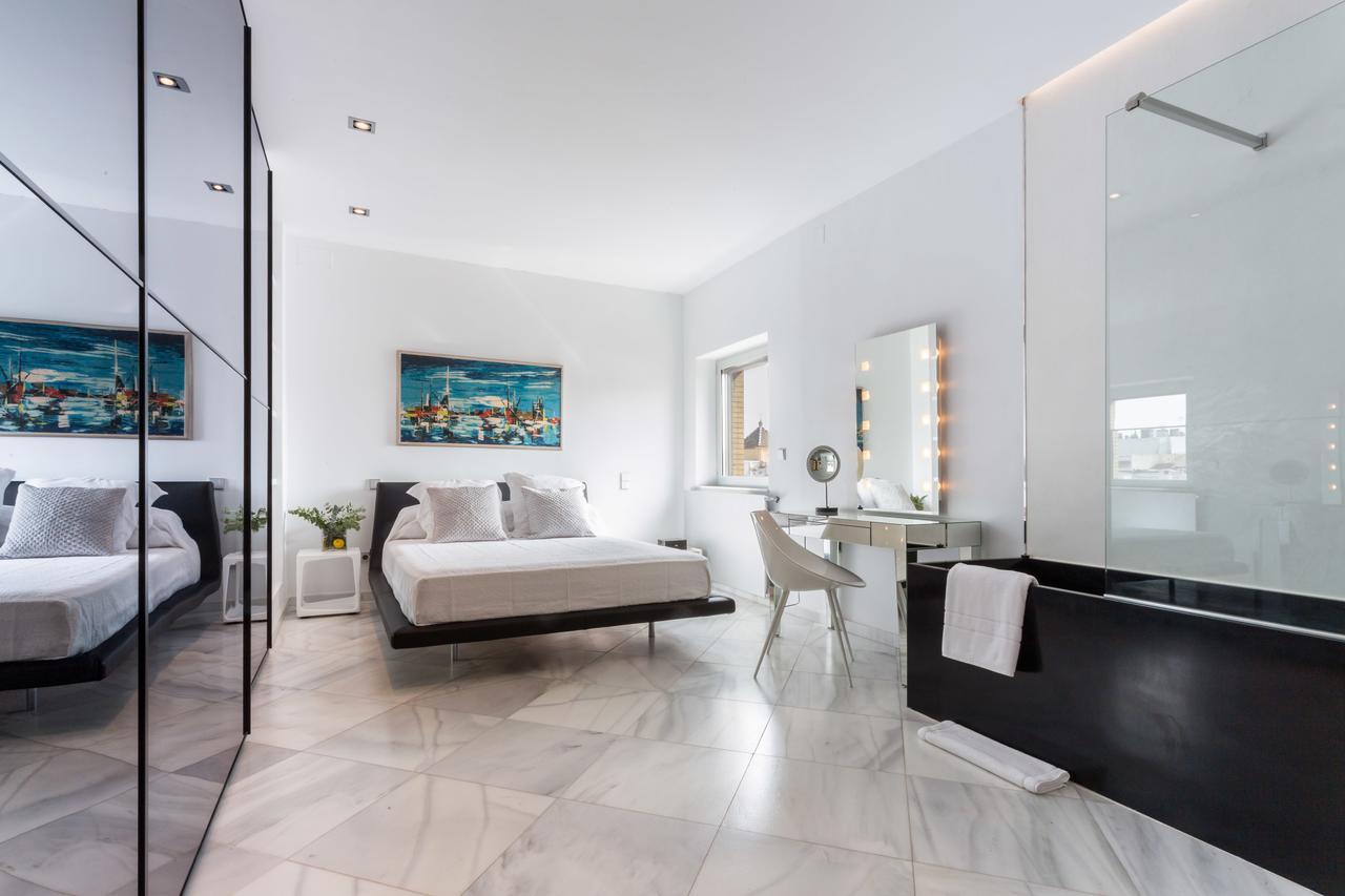 Puerta Del Leon Apartman Sevilla Kültér fotó