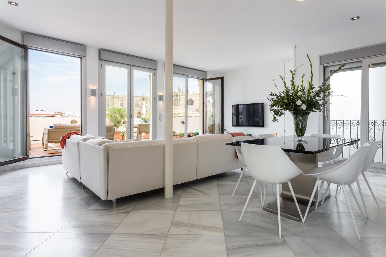 Puerta Del Leon Apartman Sevilla Kültér fotó