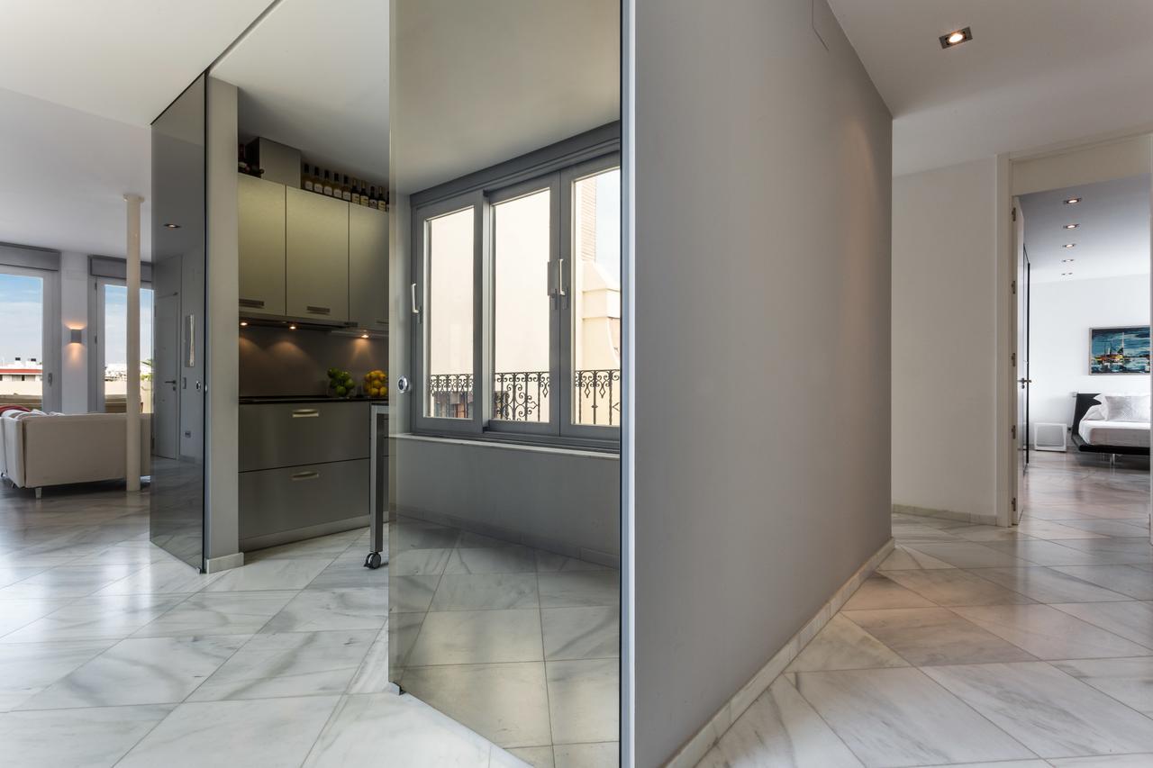 Puerta Del Leon Apartman Sevilla Kültér fotó